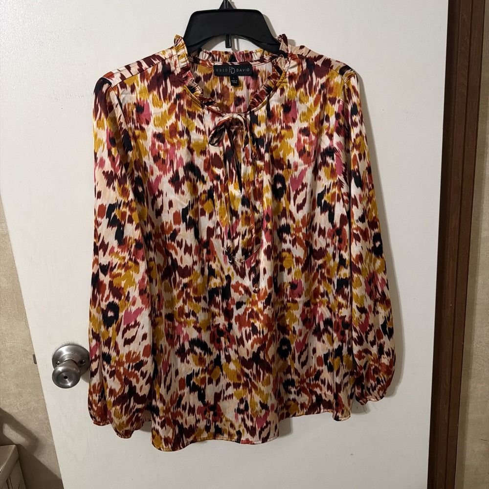 Fred David Women's Large Abstract Print Long Sleeve V Neck Tie Neck Blouse
